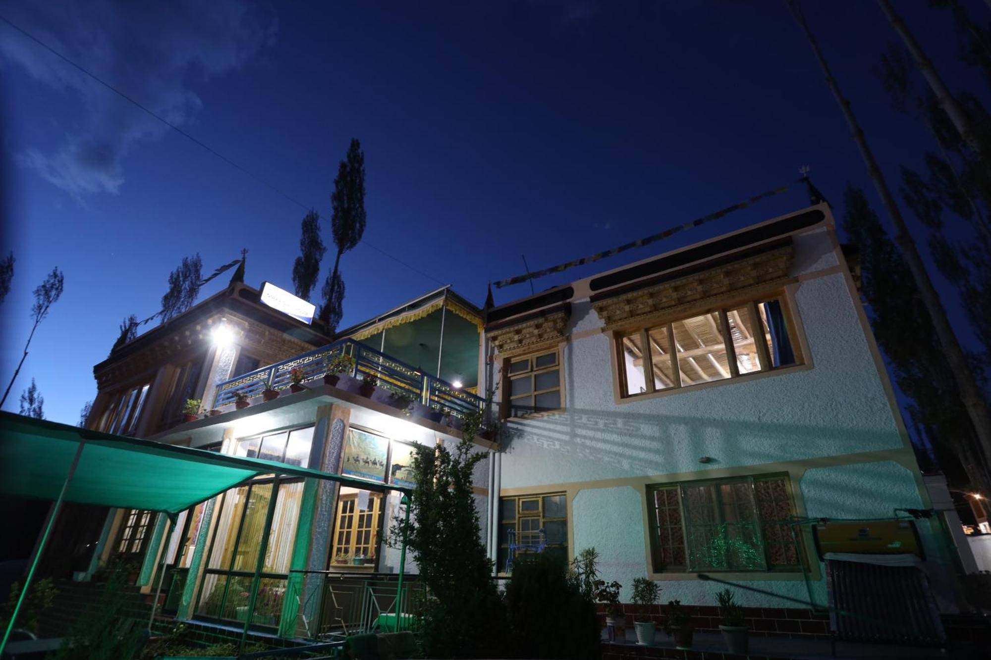 Odbar Guest House Best Guest House At Leh Ladakh Екстериор снимка